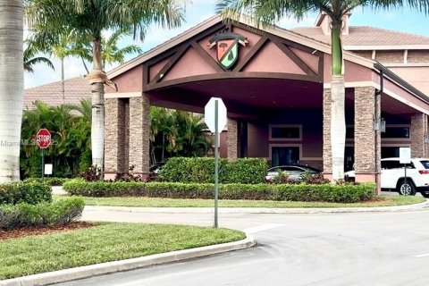 Casa en venta en Tamarac, Florida, 5 dormitorios, 265.7 m2 № 1967009 - foto 29