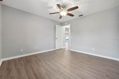 Casa en venta en Leesburg, Florida, 3 dormitorios, 182.46 m2 № 2095281 - foto 24