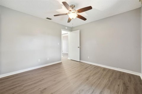 Casa en venta en Leesburg, Florida, 3 dormitorios, 182.46 m2 № 2095281 - foto 19