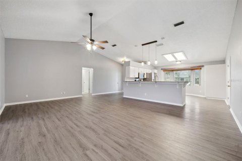 Casa en venta en Leesburg, Florida, 3 dormitorios, 182.46 m2 № 2095281 - foto 10