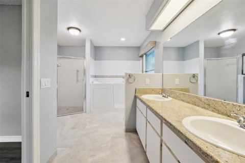 Casa en venta en Leesburg, Florida, 3 dormitorios, 182.46 m2 № 2095281 - foto 17