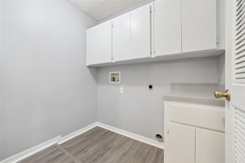 Casa en venta en Leesburg, Florida, 3 dormitorios, 182.46 m2 № 2095281 - foto 23
