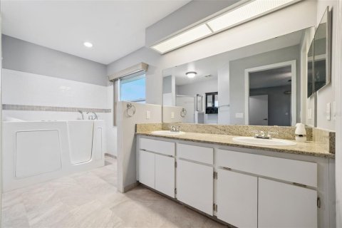 Casa en venta en Leesburg, Florida, 3 dormitorios, 182.46 m2 № 2095281 - foto 16