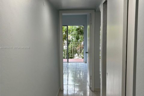 Снять в аренду квартиру в Майами, Флорида 2 спальни, 92.9м2, № 2050093 - фото 12