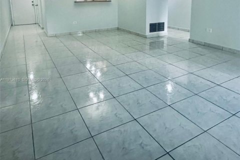 Снять в аренду квартиру в Майами, Флорида 2 спальни, 92.9м2, № 2050093 - фото 6