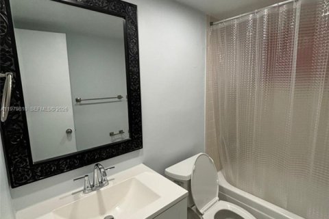 Снять в аренду квартиру в Майами, Флорида 2 спальни, 92.9м2, № 2050093 - фото 15