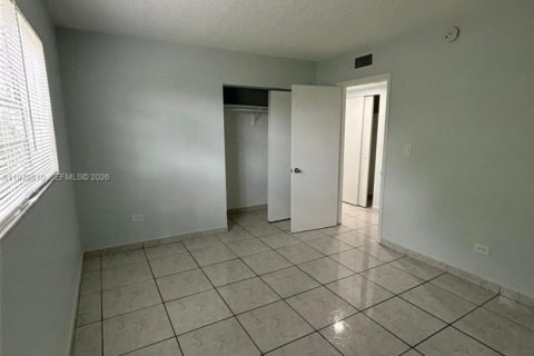 Снять в аренду квартиру в Майами, Флорида 2 спальни, 92.9м2, № 2050093 - фото 13