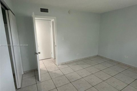 Снять в аренду квартиру в Майами, Флорида 2 спальни, 92.9м2, № 2050093 - фото 14