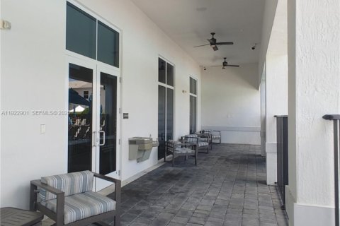 Townhouse in Homestead, Florida 3 bedrooms, 139.35 sq.m. № 2039044 - photo 23