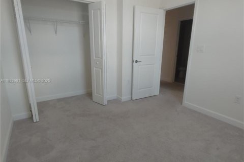 Townhouse in Homestead, Florida 3 bedrooms, 139.35 sq.m. № 2039044 - photo 9