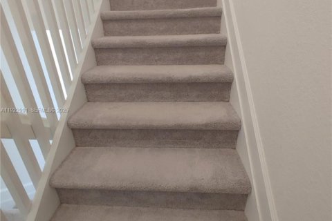 Townhouse in Homestead, Florida 3 bedrooms, 139.35 sq.m. № 2039044 - photo 12