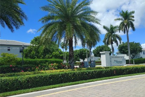 Townhouse in Homestead, Florida 3 bedrooms, 139.35 sq.m. № 2039044 - photo 30