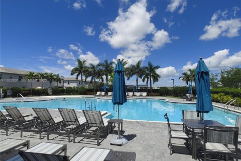 Townhouse in Homestead, Florida 3 bedrooms, 139.35 sq.m. № 2039044 - photo 22