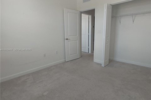 Townhouse in Homestead, Florida 3 bedrooms, 139.35 sq.m. № 2039044 - photo 5