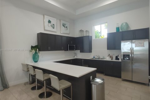 Townhouse in Homestead, Florida 3 bedrooms, 139.35 sq.m. № 2039044 - photo 28