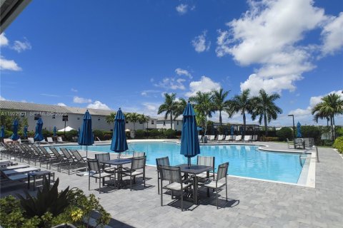 Townhouse in Homestead, Florida 3 bedrooms, 139.35 sq.m. № 2039044 - photo 21