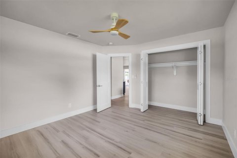 House in Saint Petersburg, Florida 3 bedrooms, 146.32 sq.m. № 1852936 - photo 30