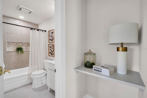 House in Saint Petersburg, Florida 3 bedrooms, 146.32 sq.m. № 1852936 - photo 27
