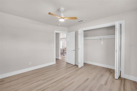 House in Saint Petersburg, Florida 3 bedrooms, 146.32 sq.m. № 1852936 - photo 25