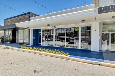 Propiedad comercial en venta en Fort Lauderdale, Florida № 1974835 - foto 2