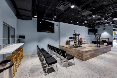 Propiedad comercial en venta en Fort Lauderdale, Florida № 1974835 - foto 10