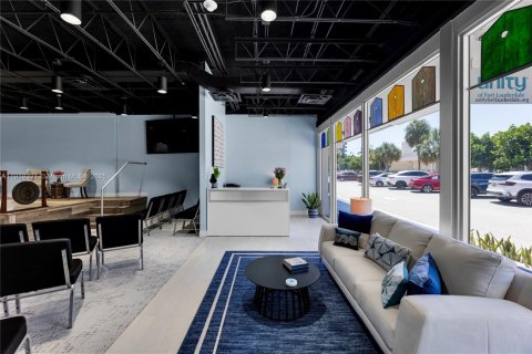Propiedad comercial en venta en Fort Lauderdale, Florida № 1974835 - foto 4
