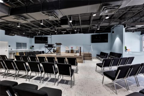 Propiedad comercial en venta en Fort Lauderdale, Florida № 1974835 - foto 8