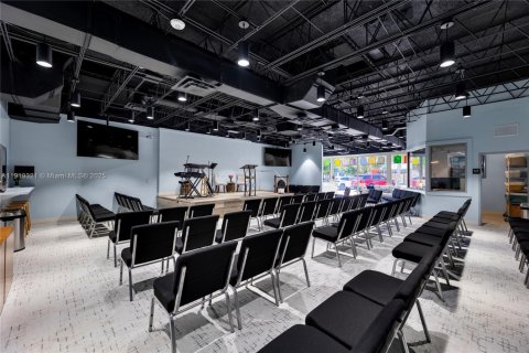 Propiedad comercial en venta en Fort Lauderdale, Florida № 1974835 - foto 11