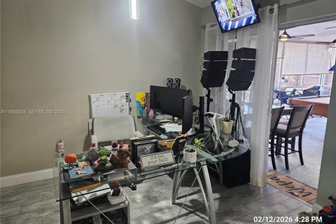 Casa en venta en Deltona, Florida, 4 dormitorios, 194.91 m2 № 2031502 - foto 27