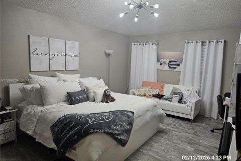Casa en venta en Deltona, Florida, 4 dormitorios, 194.91 m2 № 2031502 - foto 13