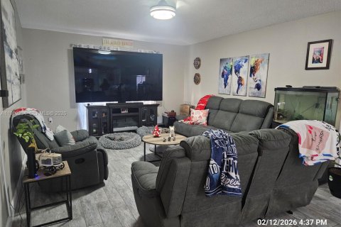 Casa en venta en Deltona, Florida, 4 dormitorios, 194.91 m2 № 2031502 - foto 10