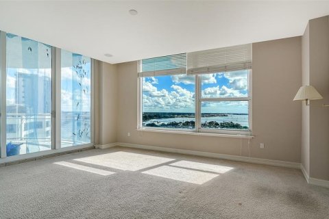 Condo in Sarasota, Florida, 3 bedrooms  № 2418521 - photo 24