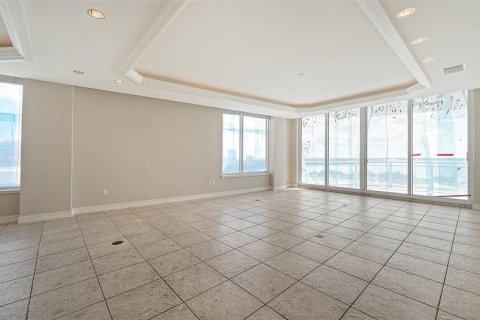 Condo in Sarasota, Florida, 3 bedrooms  № 2418521 - photo 27