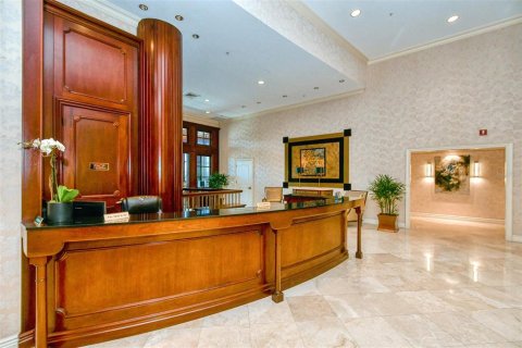 Condo in Sarasota, Florida, 3 bedrooms  № 2418521 - photo 10