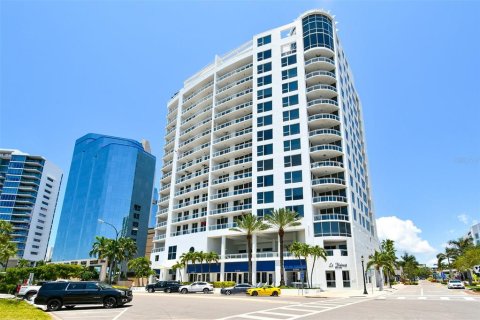 Condo in Sarasota, Florida, 3 bedrooms  № 2418521 - photo 8