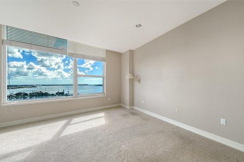 Condo in Sarasota, Florida, 3 bedrooms  № 2418521 - photo 23