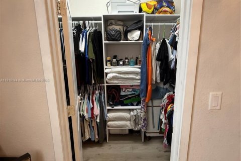 Touwnhouse à louer à Homestead, Floride: 3 chambres, 142.14 m2 № 1966397 - photo 15