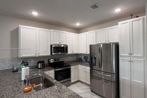 Touwnhouse à louer à Homestead, Floride: 3 chambres, 142.14 m2 № 1966397 - photo 9