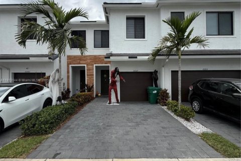 Touwnhouse à louer à Homestead, Floride: 3 chambres, 142.14 m2 № 1966397 - photo 1