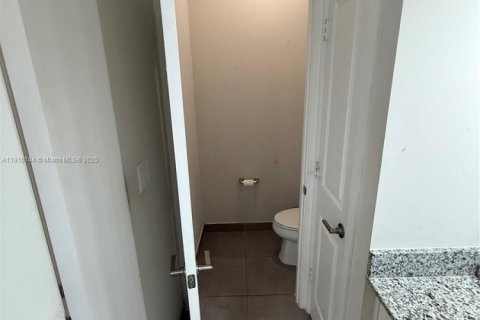 Touwnhouse à louer à Homestead, Floride: 3 chambres, 142.14 m2 № 1966397 - photo 19