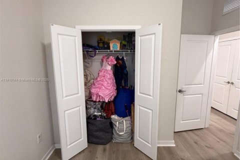 Touwnhouse à louer à Homestead, Floride: 3 chambres, 142.14 m2 № 1966397 - photo 28