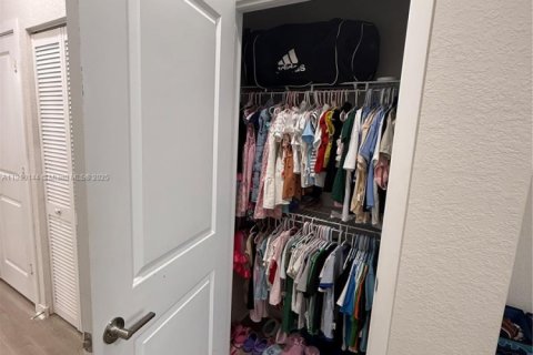 Touwnhouse à louer à Homestead, Floride: 3 chambres, 142.14 m2 № 1966397 - photo 23