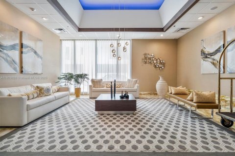 Condo in Surfside, Florida, 1 bedroom  № 1881752 - photo 22