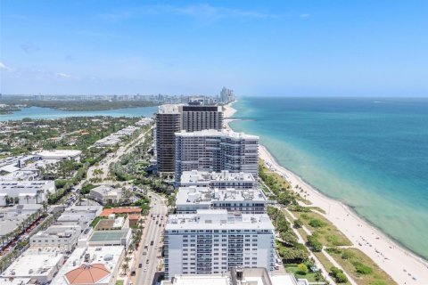 Condo in Surfside, Florida, 1 bedroom  № 1881752 - photo 25
