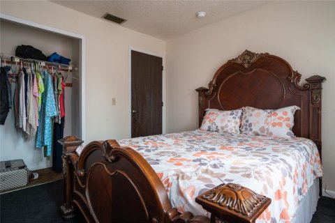 House in Deltona, Florida 3 bedrooms, 182.65 sq.m. № 2399050 - photo 15