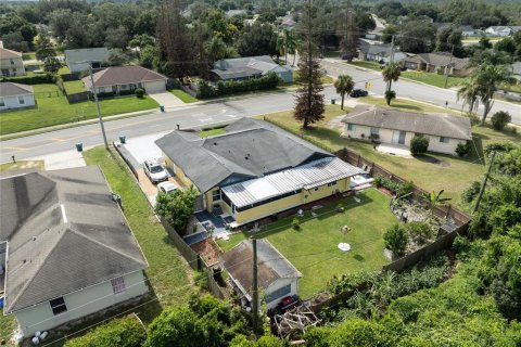 House in Deltona, Florida 3 bedrooms, 182.65 sq.m. № 2399050 - photo 30