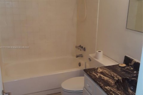 Copropriété à louer à Pinecrest, Floride: 1 chambre, 62.43 m2 № 2038063 - photo 4