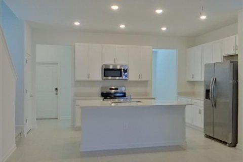 Casa en alquiler en Kissimmee, Florida, 4 dormitorios, 234.3 m2 № 1912901 - foto 4