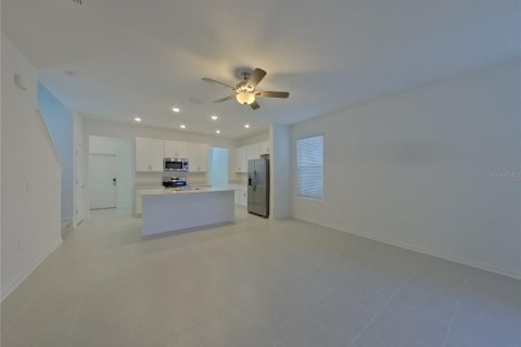 Casa en alquiler en Kissimmee, Florida, 4 dormitorios, 234.3 m2 № 1912901 - foto 2