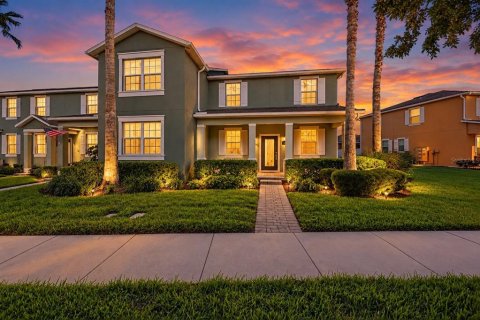 Adosado en Winter Garden, Florida 3 dormitorios, 162.67 m2 № 2430847